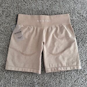 NVGTN Women’s Seamless  Bike Shorts in Beige